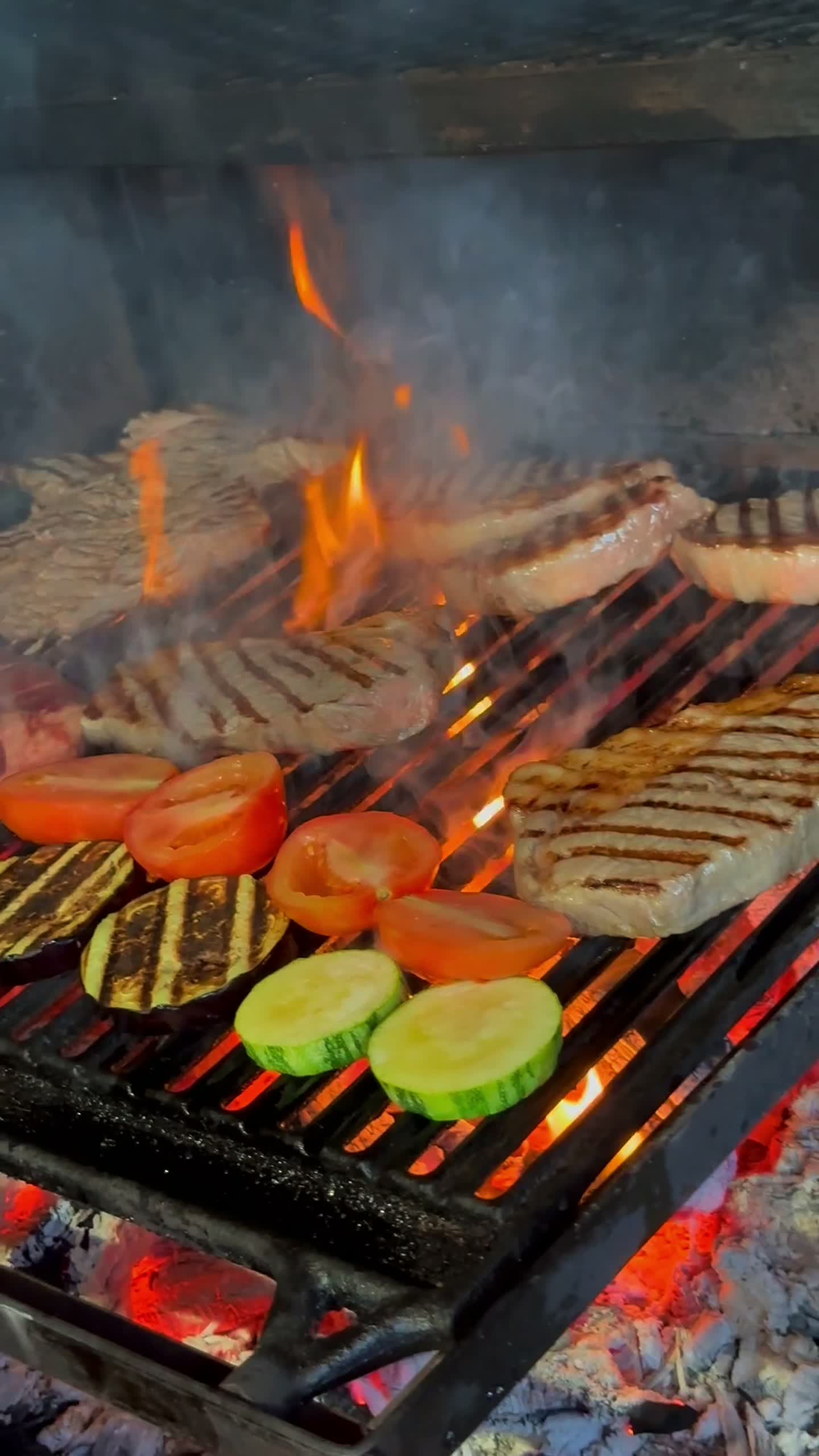Carne suculenta servida no O Churrasqueiro